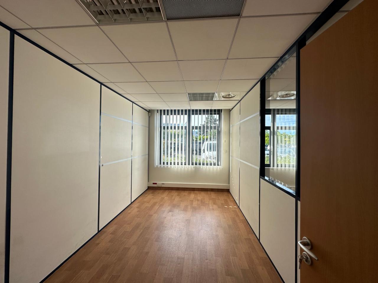 Bureau Chassieu 238m² Location bureau Chassieu Rhône OLBUR2109014 6